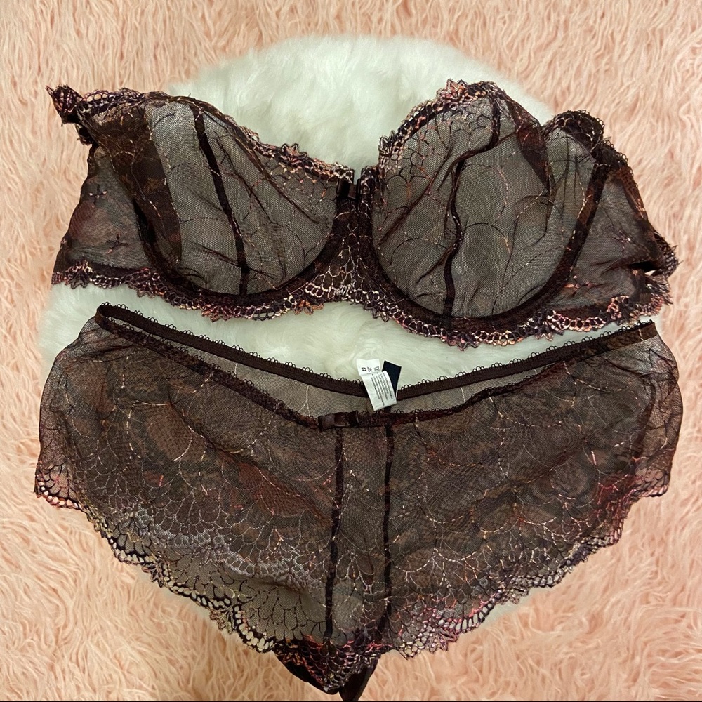 EUC Chantelle Bra/Panty set 36DD/Large